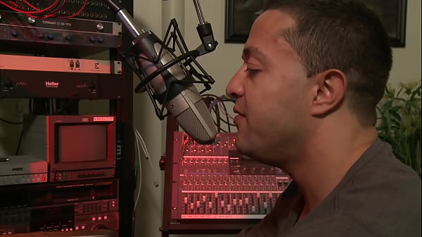 Curvy Latina Lesbian Climaxes As MILF Licks Her Pussy