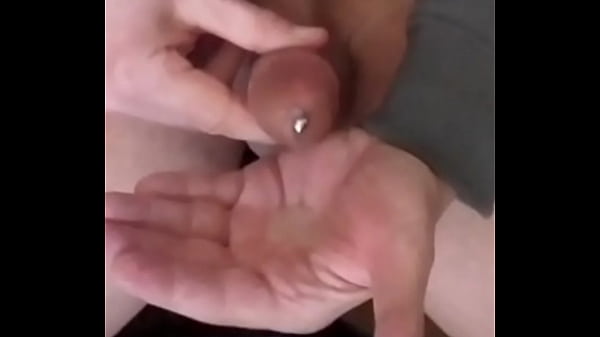 Je me branle et éjacule avec ma tige à urètre d...