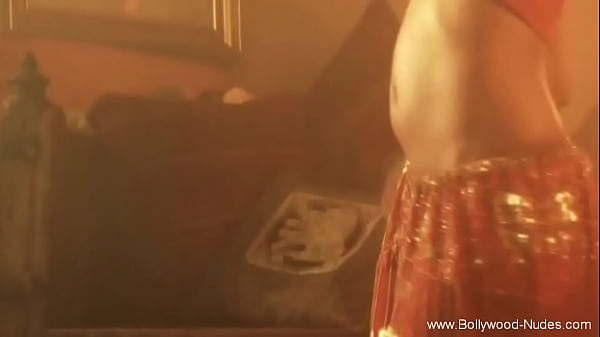 Beautiful Indian Babe Shows Off