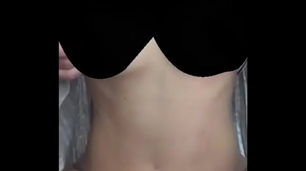 Amateur Jeune Femme Asiatique Se Masturber Mamelons Grand Mince Peau Blanche Cheveux Foncés Yeux Noirs Petits Seins Petit Cul