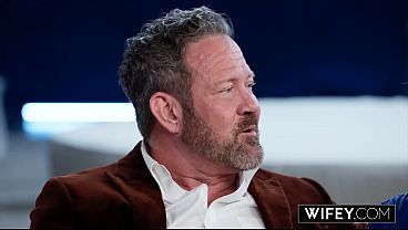 WIFEY Married MILF Brandi Johnson Gets Spit-Roasted And Creampied While Hubby Watches