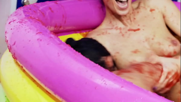 Romana Ryder And Tammie Lee Rub Their Naked Bod...