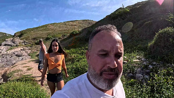 Download Video - Meti a rola no pelo na novinha na beira da praia de B&uacute;zios - Candy Debby