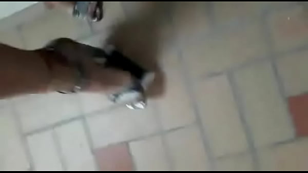 Coup De Téléphone Avec Des Talons