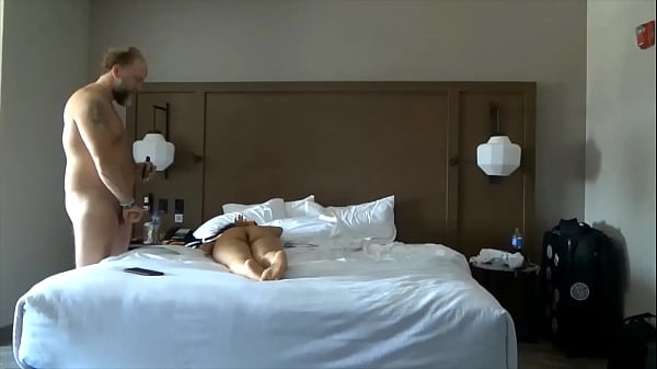 Tomando mi castigo por ser una puta - Parte 1 (...