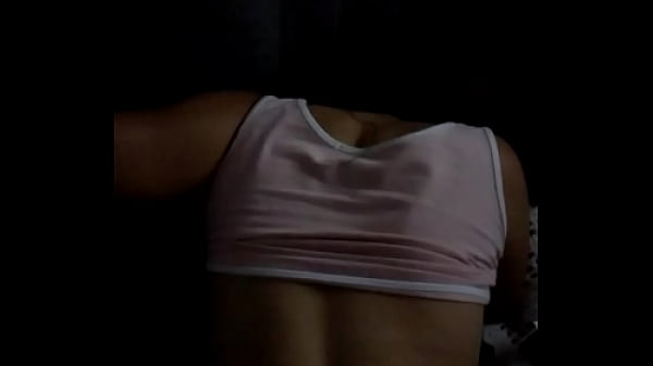 Brésilien Gémissant Prenant Des Rouleaux À Quatre Pattes