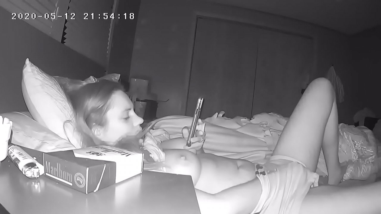 Busty Milf Bitch Screams and Moans Fucking Her Wet Little Pussy Hidden Cam