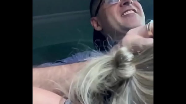 Acho que ele estava com pressa ao volante nessa hora, kkkkkkkkk!