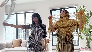 ガトゥーズは、アリナ・エンジェルとサーシャ・パールという2人のアラブ人熟女と楽しんでいる。チュニジアの種馬は、売春婦のアリナ・エンジェルとエジプト人のサーシャと楽しんでいる。