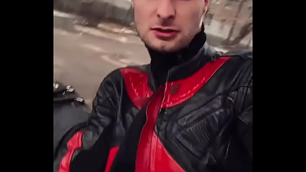 #kinkySiriusIt’s time to kink again! #leather #leatherfetish #meninleather #leatherman #gayleather...