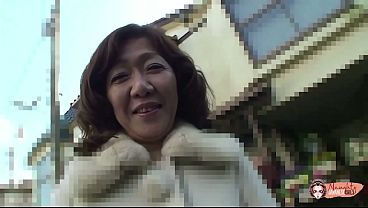 Playful Eriko Nishimura likes to be banged doggy style and creampied