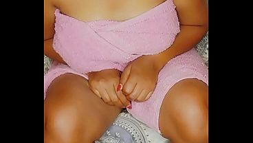 juicy sweety pussy cuming and squirting at the same time