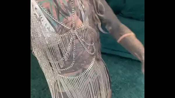 Do you like to see more behind the scenes ?Make sure to follow: thekatzzlovefor intimate views into my crazy life.-Tha...