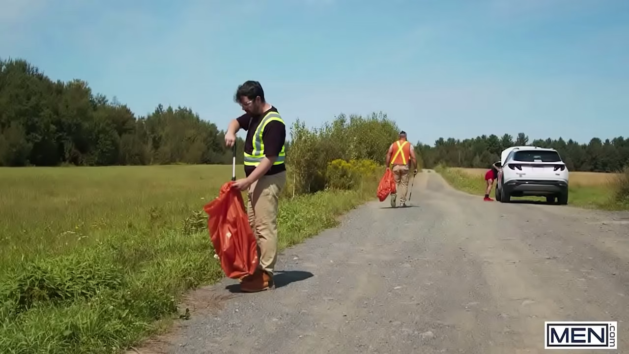 MEN - Chuck Conrad Delivers A Deep, Hard Fuck To Trevor Brooks In The Car And Finishes With A Facial