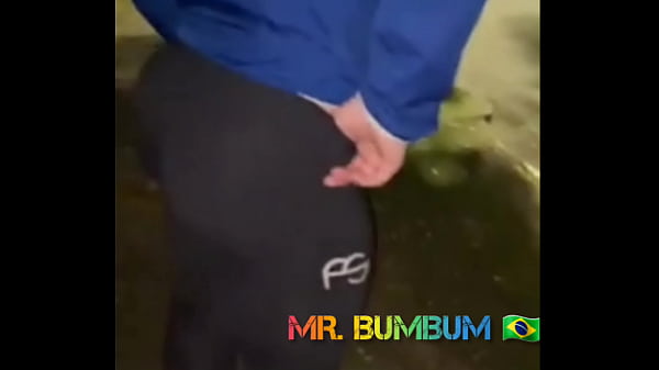 CICLISTA DEU UMA PAUSA NO DELIVERY PARA DAR O R...