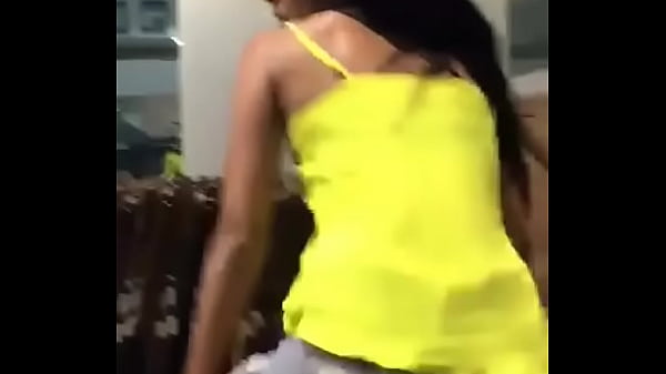 NOVINHA GOSTOSA DANÇANDO FUNK