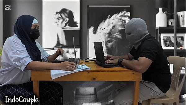 Real orgasm caught on camera!! How to enjoy a vacation at home office Indo Bokep