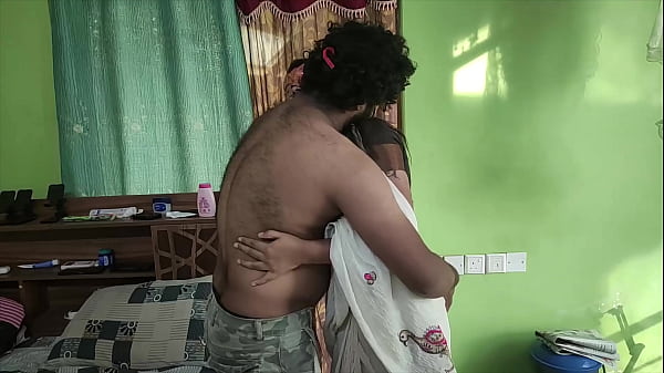 Download Video - Padosan Bhabhi Ka Garam Jism Par Padosi Ne Laga Di Lambi Chudai