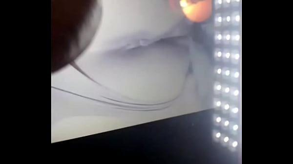 Un Mari Demande À Jouir Sur La Photo De Sa Femme