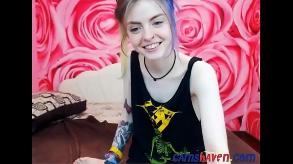 Cute Tattooed Teen on webcam