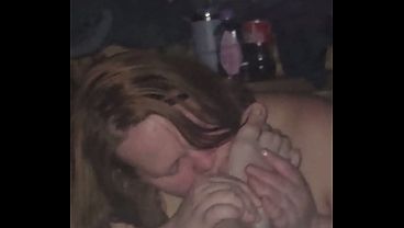 Deepthroat foot and sucks toes