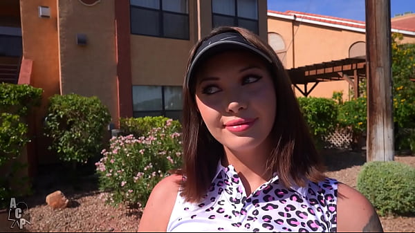 Leah Winters Fucks Gibby The Clown After He Helps Her Improve Her Skills In Mini Golf