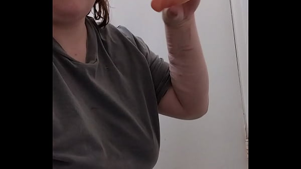 Bbw sucking dildo