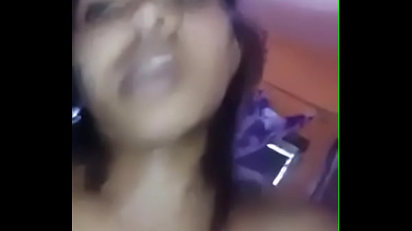 Download Video - Novinha cavalgando na rola