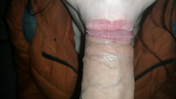 The girl made a gentle blowjob on the thresholds in the entrance of a large apartment building [Amateur]