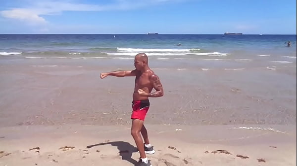 THE JERSEY SHORE PORN STAR THE ITALIAN POUND MA...