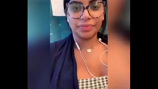 Sheila Ortega en el ba&ntilde;o del tren