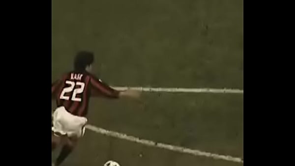 Kaká fodendo geral dentro de campo