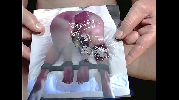 Download Video - der geilen Sklavin auf den Arsch und die Fotze gespritzt