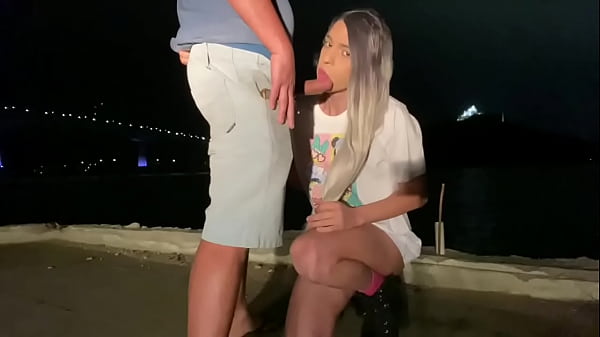 FUDENDO A NOITE NA BEIRA DA PRAIA