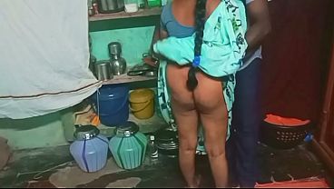 インド人が叔母と自宅でセックス