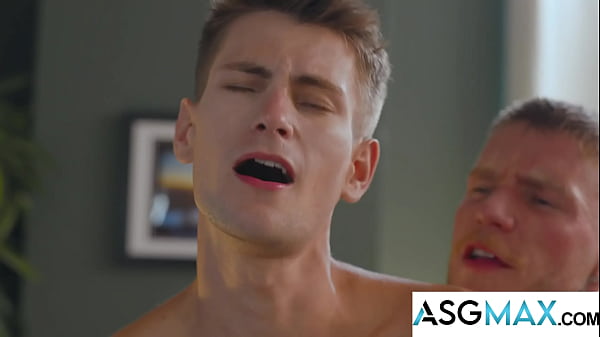 Hot Guys Secretly Hookup In Gay Office Parody -...