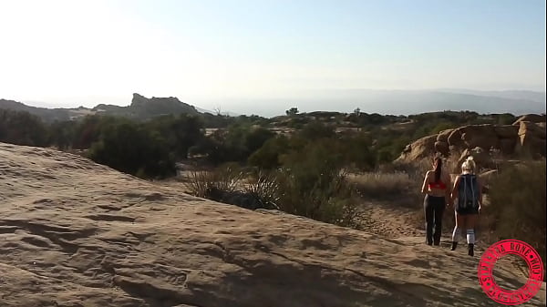 Samantha Mink & Mindi Mink Perform A Lesbian Session In The Wild!