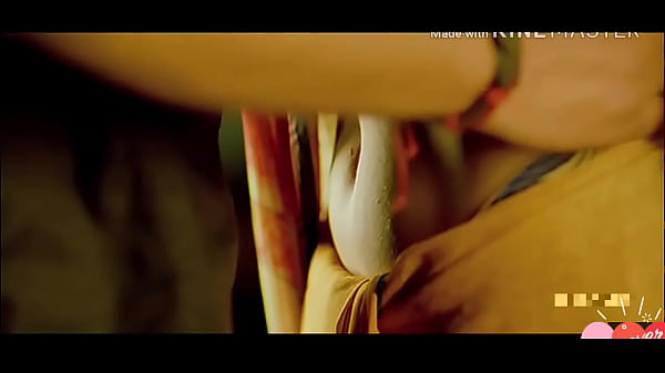 Nikitha Heißer Nabel