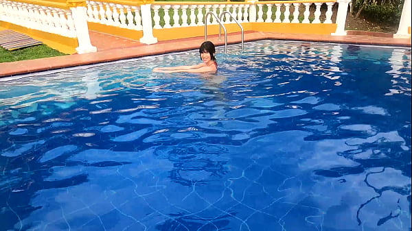 Meus peitos foram punidos e ficaram roxo de tanto apanhar