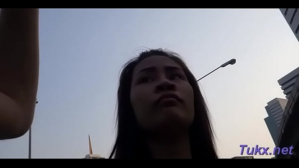 La Brune Sensuelle Bee Baise