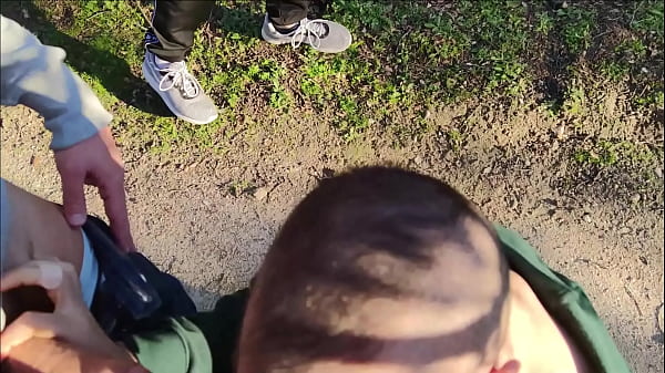 Download Video - Mamando rabos en el cruising