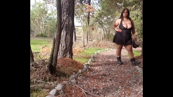 Sexy mature bbw with farmer boots and dress bod...