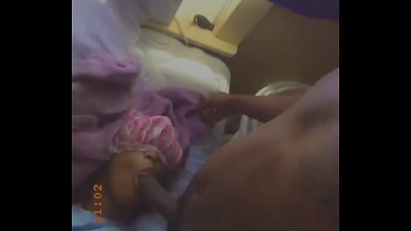 Freaky Bih Sucer La Bite Tôt Le Matin