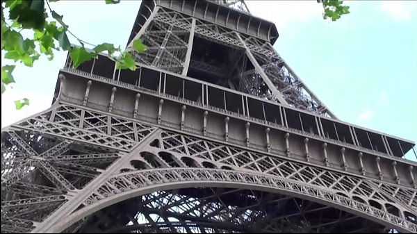 Public sex threesome by the world famous Eiffel Tower in Paris