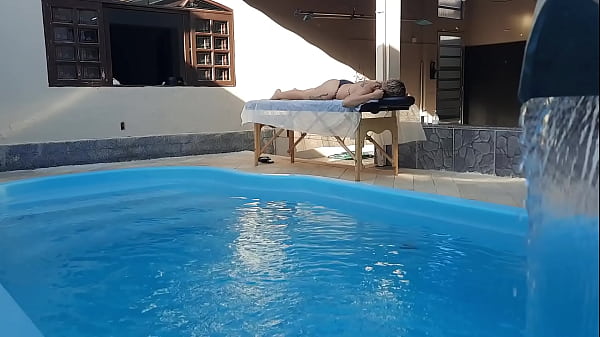 Massage in the pool. The therapist couldn't hold back and made her cum in his mouth.