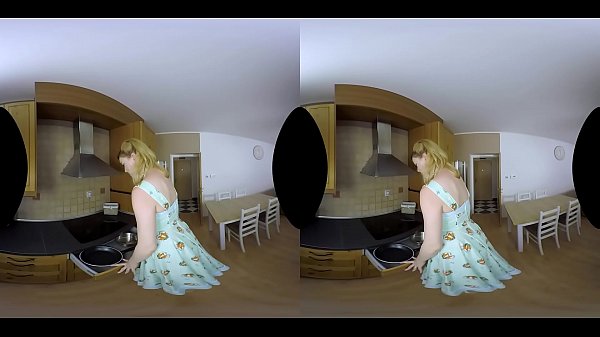Anny Aurora is a vintage housewife in VR