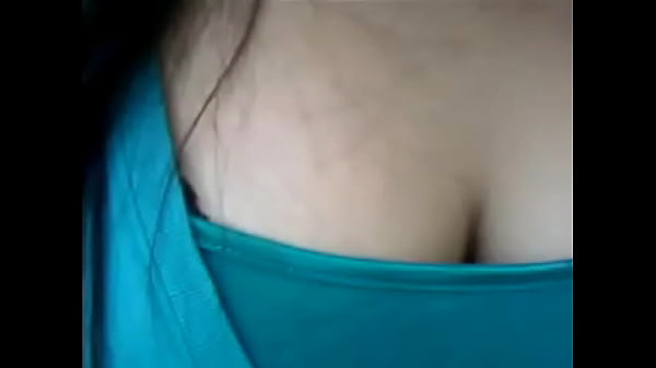 Download Video - Hot desi indian girl showing her boobs