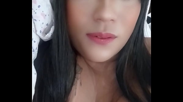 Download Video - Pamela Ferrary fazendo um comunicado e depois levando PICA no cuzinho e claro se alimentando com o leitinho que ela adora