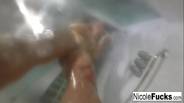 Download Video - Hot Pornstar Nicole Aniston takes a long steamy shower