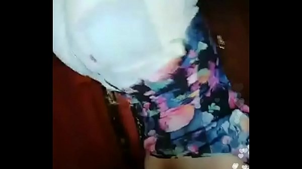 European fitness girl showing boobs and pussy on live cam